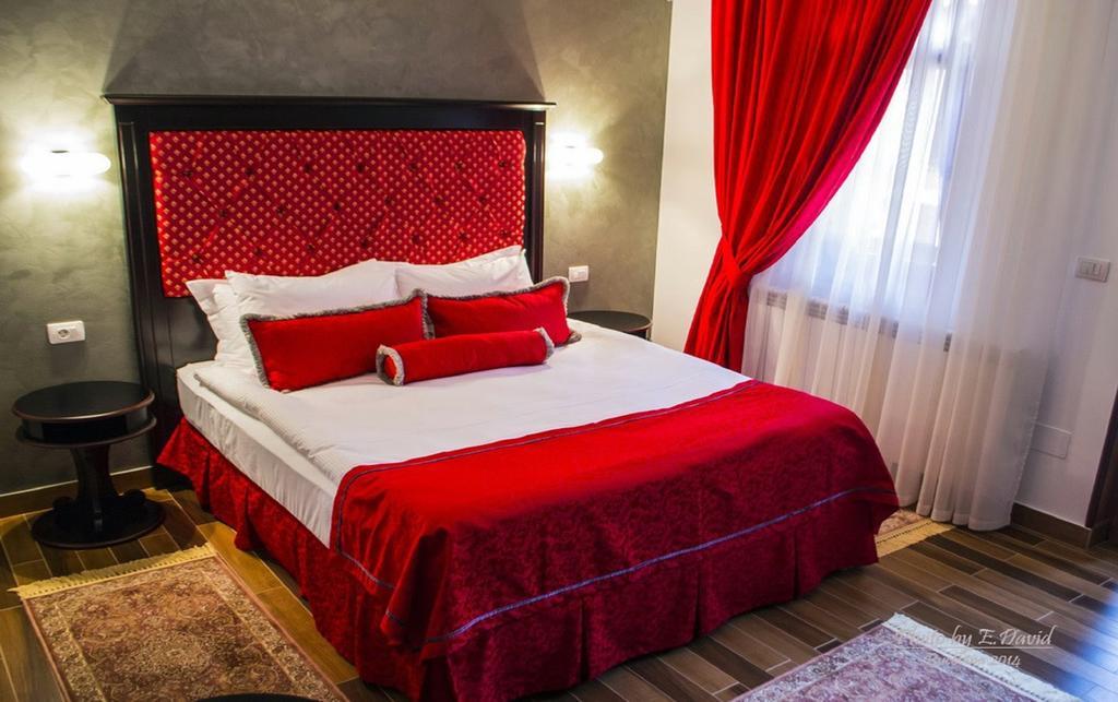 Hotel Galany Radauţi Bagian luar foto